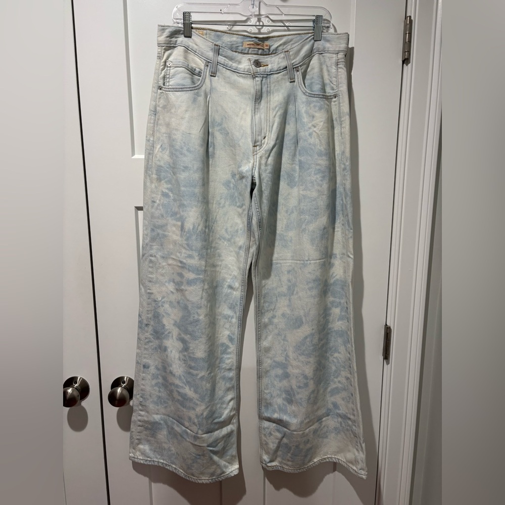 Levi's Super Low Rise Baggy Dad Wide Leg Jeans